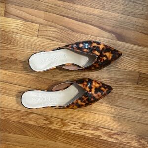 Coconuts Mules so cute on 9 M worn twice excellent!